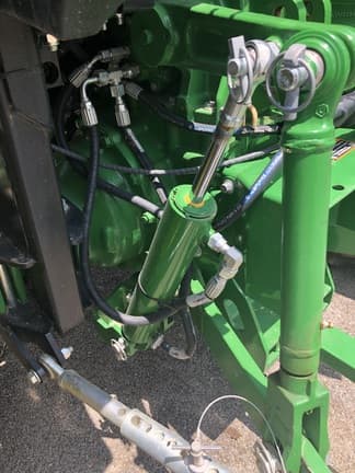 Image of John Deere 4066R equipment image 4