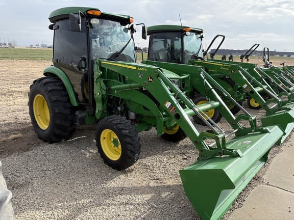 Image of John Deere 4066R equipment image 4