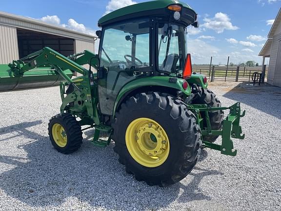 Image of John Deere 4066R equipment image 1