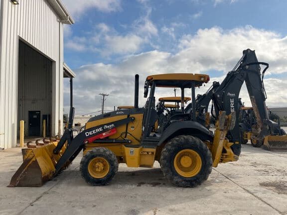 Image of John Deere 410L equipment image 1