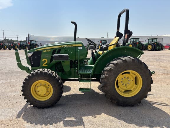 Image of John Deere 5045E equipment image 1