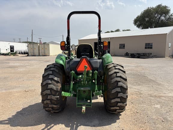 Image of John Deere 5045E equipment image 3