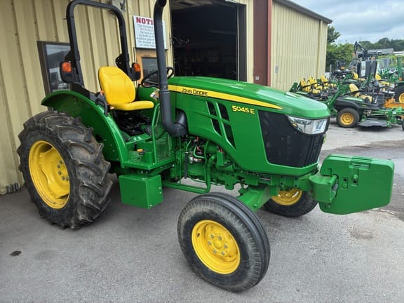 2021 John Deere 5045E Equipment Image0