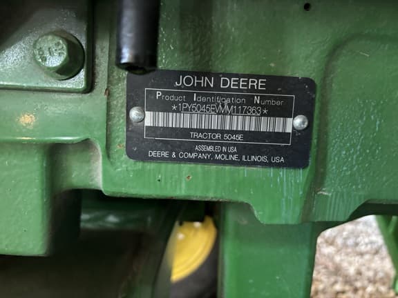Image of John Deere 5045E equipment image 4