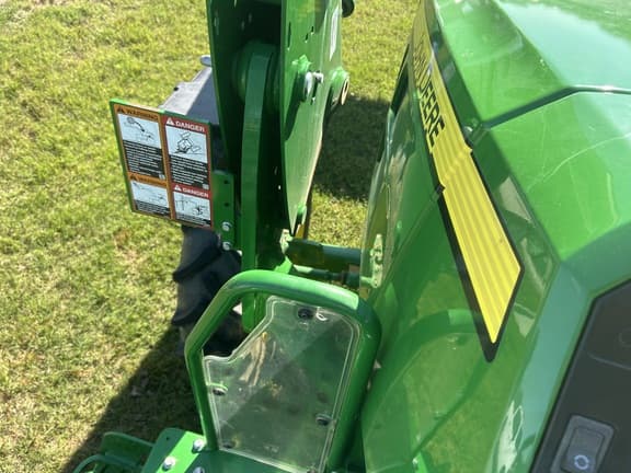 Image of John Deere 5045E equipment image 2