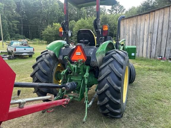 Image of John Deere 5055E equipment image 3