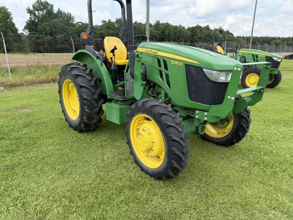 Image of John Deere 5055E equipment image 2