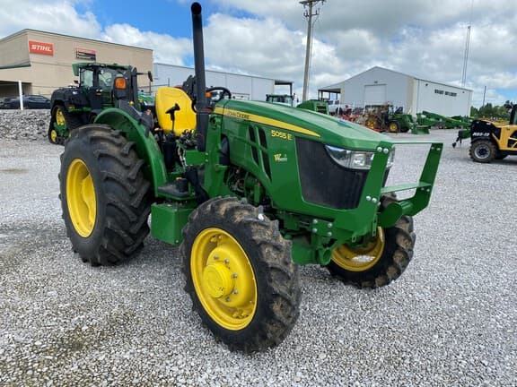 Image of John Deere 5055E equipment image 3