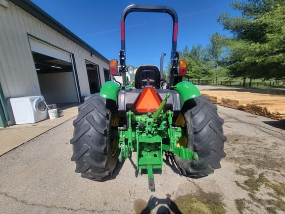 Image of John Deere 5055E equipment image 3