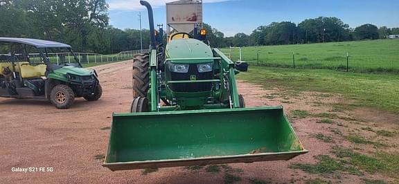 Image of John Deere 5065E equipment image 3