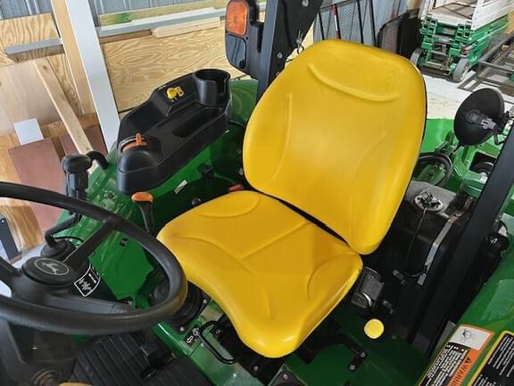 Image of John Deere 5075E equipment image 4