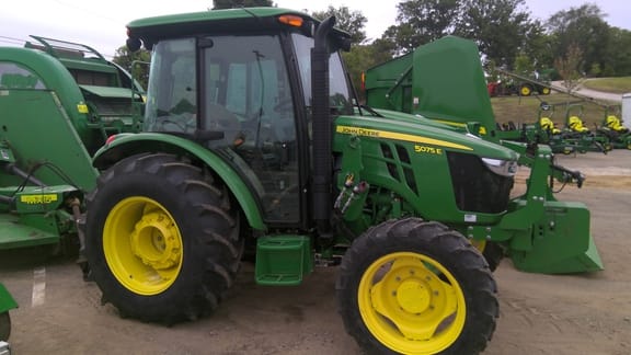 2021 John Deere 5075E Equipment Image0