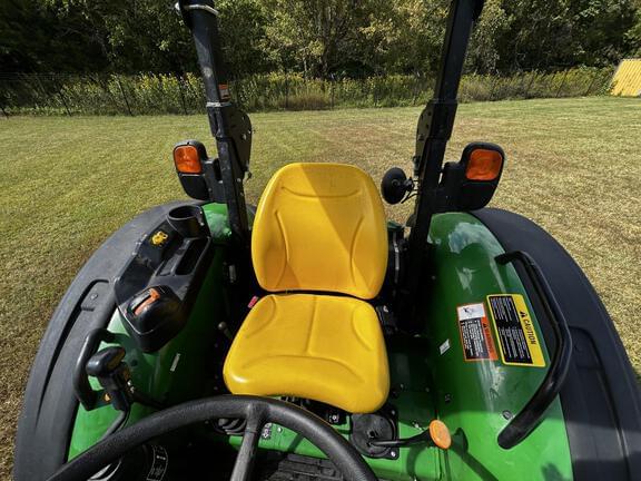 Image of John Deere 5075E equipment image 4