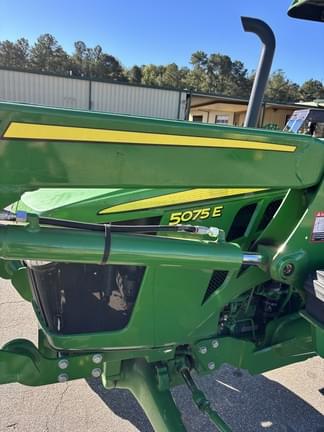 Image of John Deere 5075E equipment image 3
