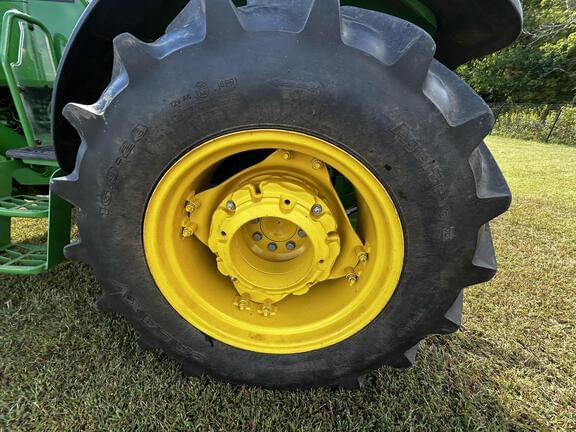 Image of John Deere 5075E equipment image 2