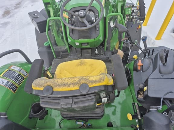 Image of John Deere 5075M equipment image 1