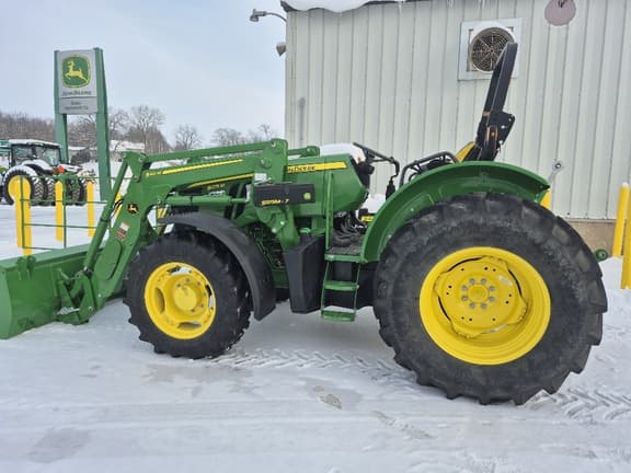 Image of John Deere 5075M equipment image 3
