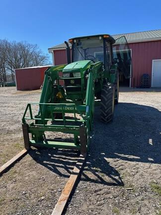 Image of John Deere 5090E equipment image 1