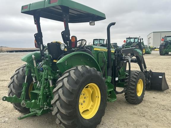 Image of John Deere 5090M equipment image 4