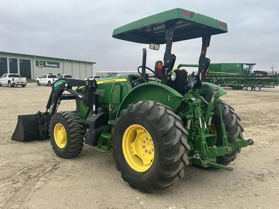 Image of John Deere 5090M equipment image 2