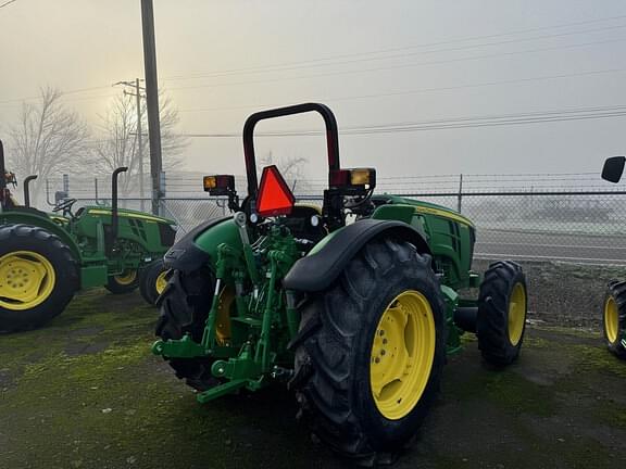 Image of John Deere 5100M equipment image 3