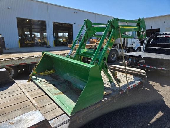 2021 John Deere 520M Equipment Image0