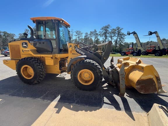 Image of John Deere 524P equipment image 3