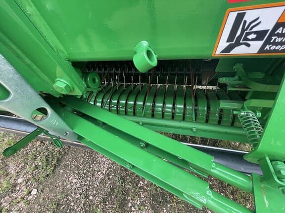 Image of John Deere 560M equipment image 4