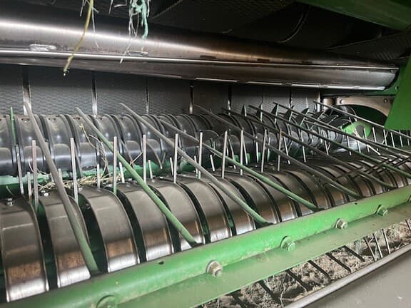 Image of John Deere 560M equipment image 3