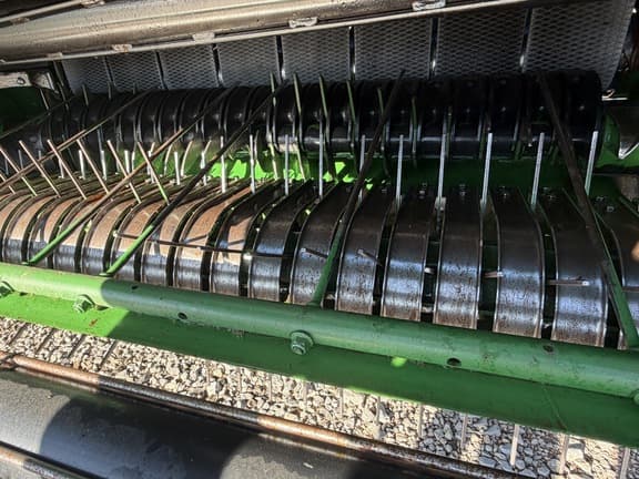 Image of John Deere 560M equipment image 4