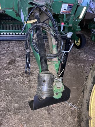 Image of John Deere 560M equipment image 4