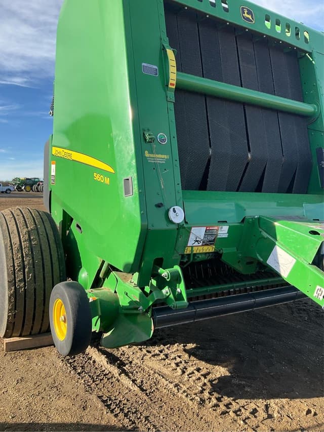 Image of John Deere 560M equipment image 2