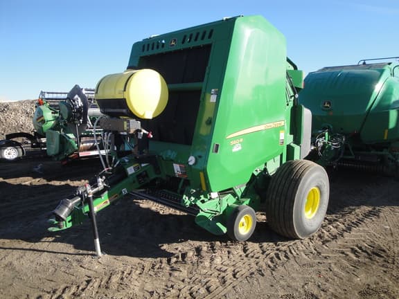 Image of John Deere 560R equipment image 1