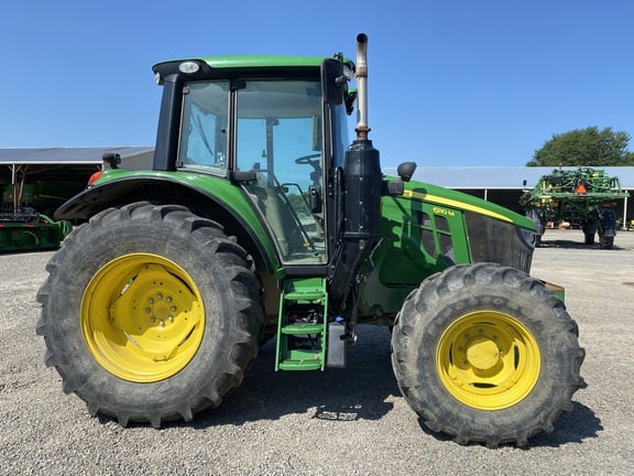2021 John Deere 6110M Equipment Image0