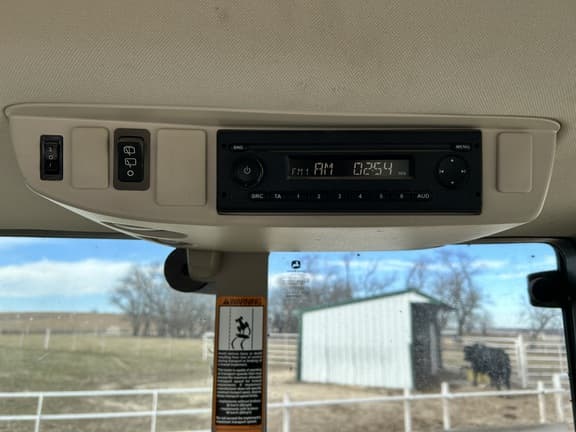 Image of John Deere 6130M equipment image 1