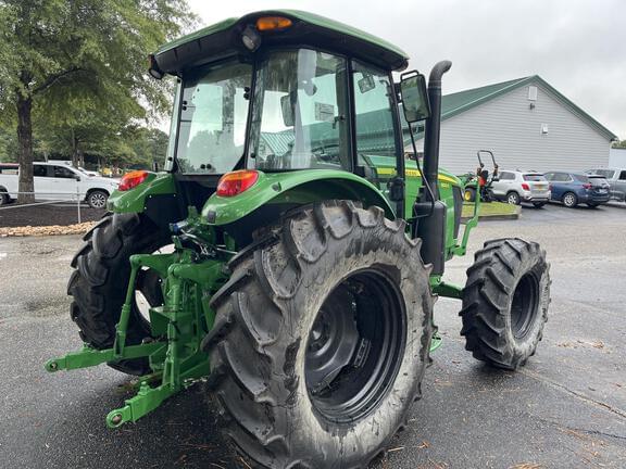 Image of John Deere 6120E equipment image 2