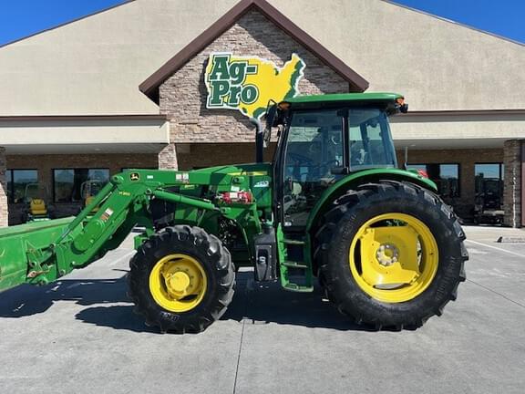 Image of John Deere 6120E equipment image 1