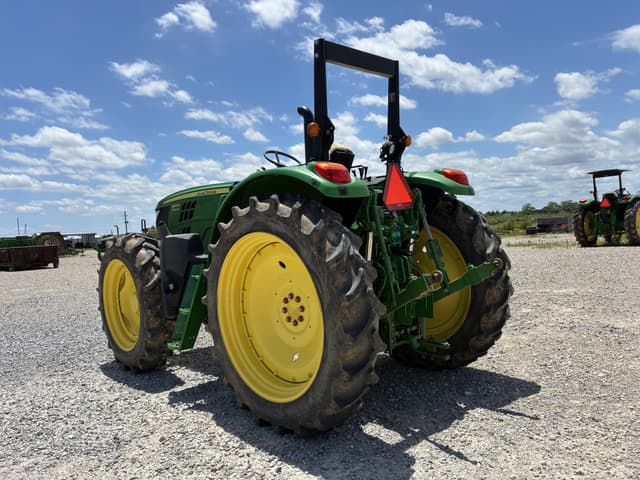 Image of John Deere 6120M equipment image 2