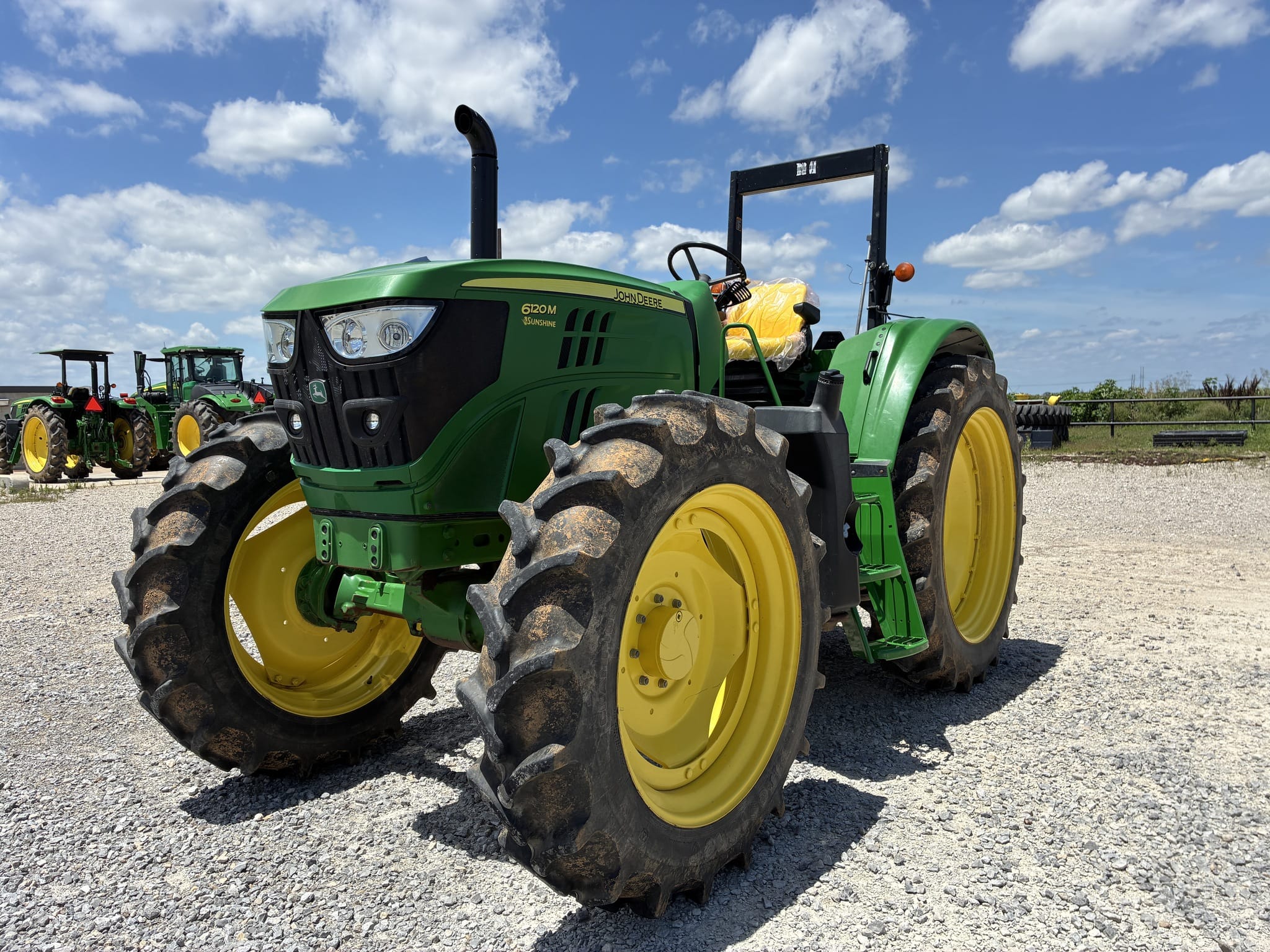2021 John Deere 6120M Equipment Image0