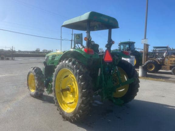Image of John Deere 6120M equipment image 2