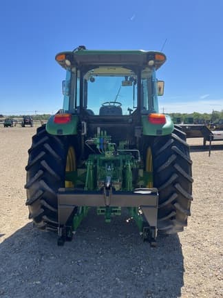 Image of John Deere 6135E equipment image 3