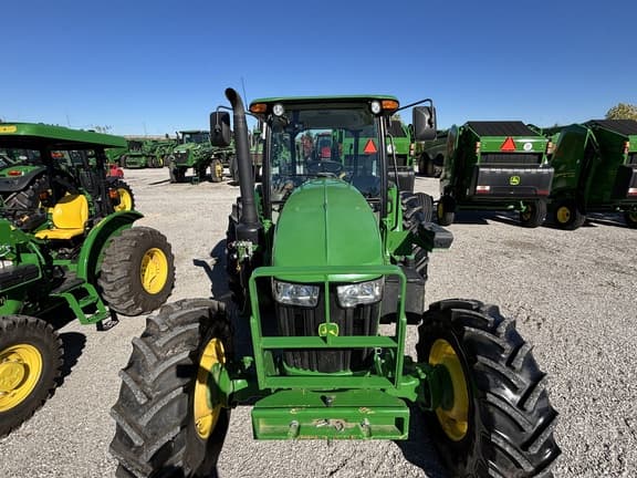 Image of John Deere 6135E equipment image 3