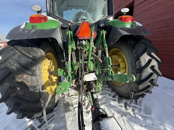 Image of John Deere 6155M equipment image 4