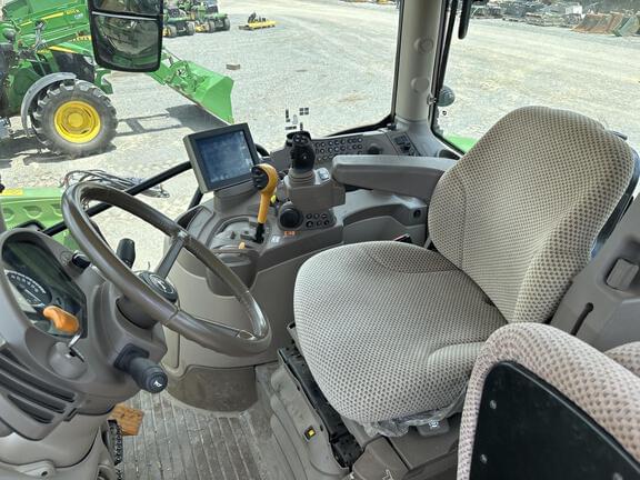Image of John Deere 6155R equipment image 4