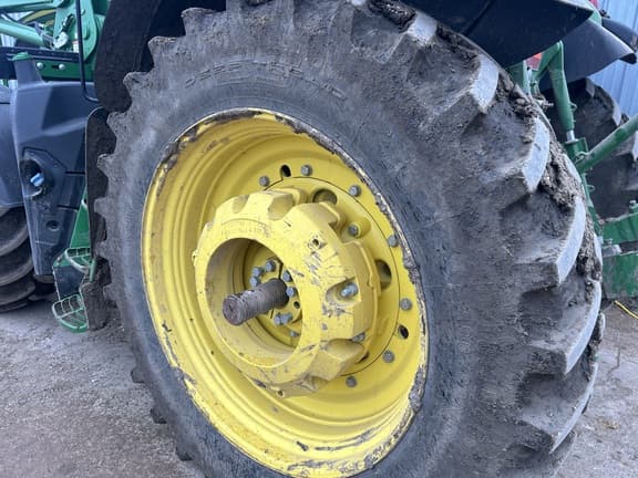 Image of John Deere 6195M equipment image 1