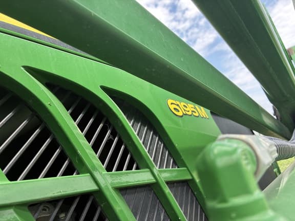 Image of John Deere 6195M equipment image 1