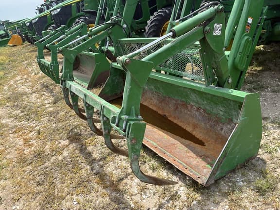 Image of John Deere 6195M equipment image 4