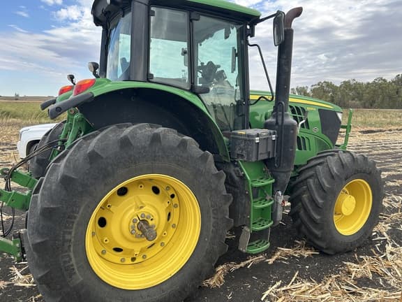 Image of John Deere 6195M equipment image 3