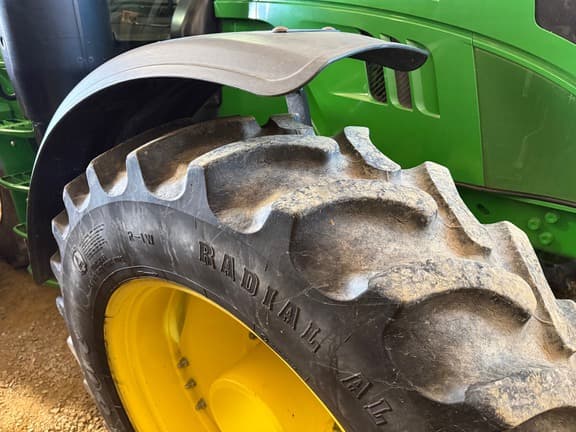 Image of John Deere 6195R equipment image 1