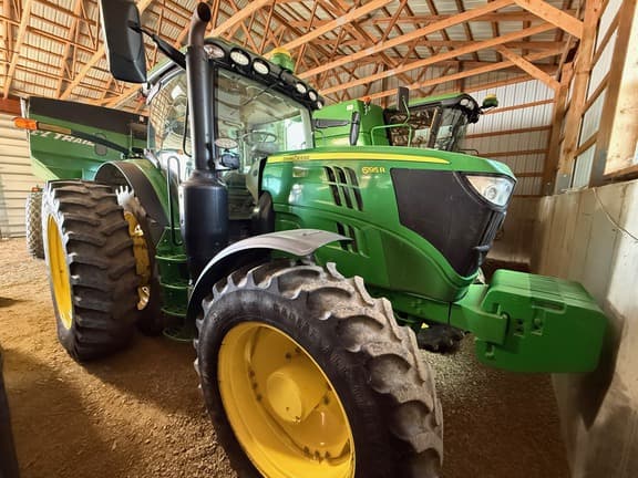 Image of John Deere 6195R Primary image